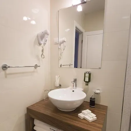 Hotel New Belgrade Garni Hotel 4*