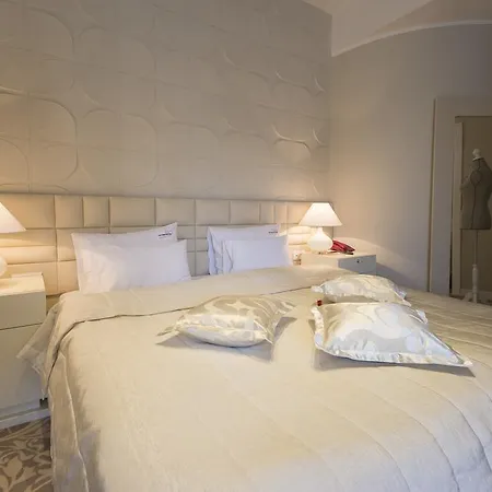 New Belgrade Garni Hotel Hotel 4*