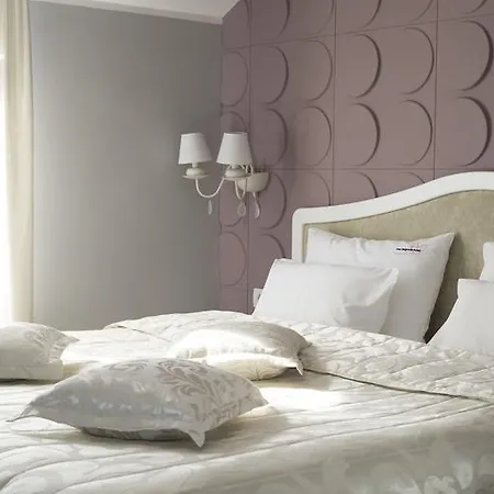 New Belgrade Garni Hotel 4*