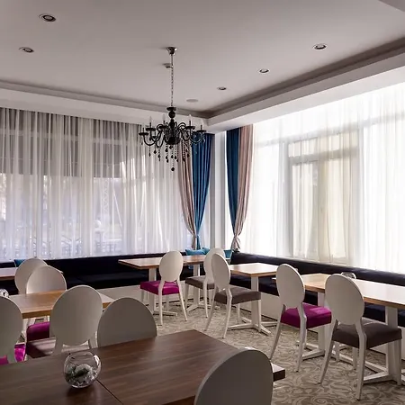 New Garni Hotel 4*